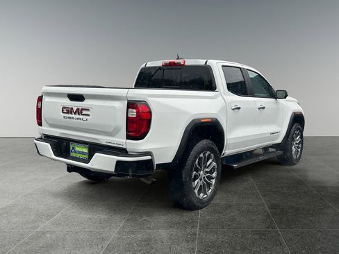 Used 2023 GMC Canyon Denali image 7