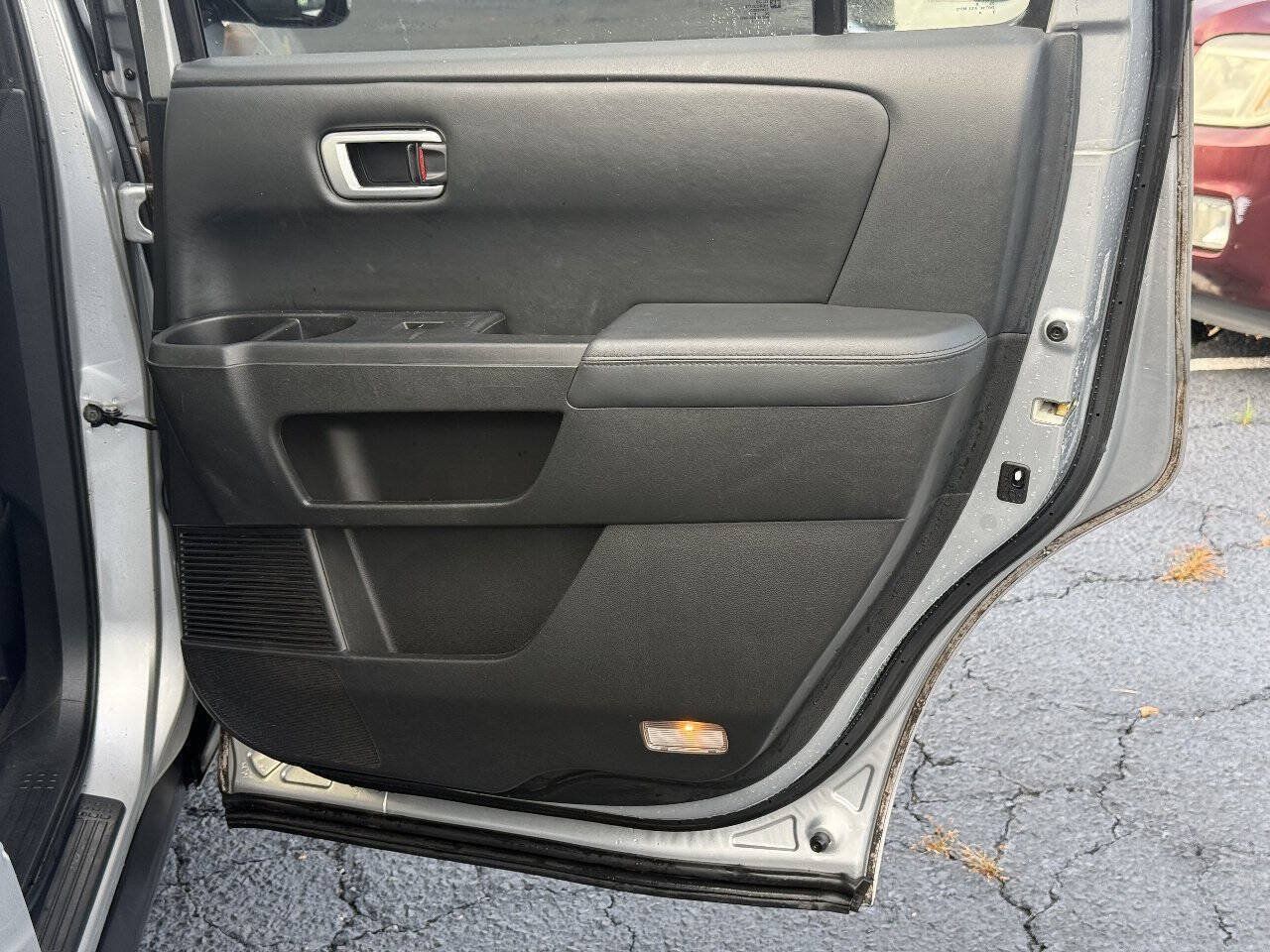 Used 2010 Honda Pilot EX-L image 25