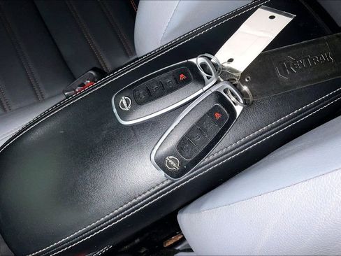 Used 2023 Nissan Kicks SR w/ SR Premium Package image 14