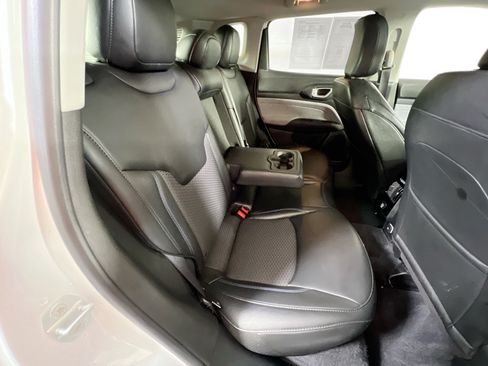 Used 2022 Jeep Compass Latitude AWD/4WD image 24
