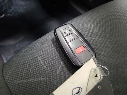 Certified 2024 Toyota RAV4 XLE AWD/4WD image 32