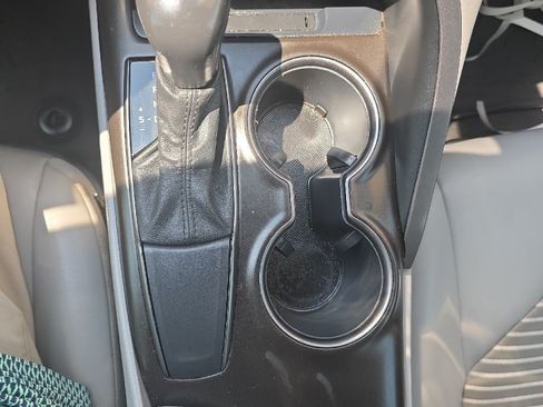 Used 2021 Toyota Camry SE FWD image 32