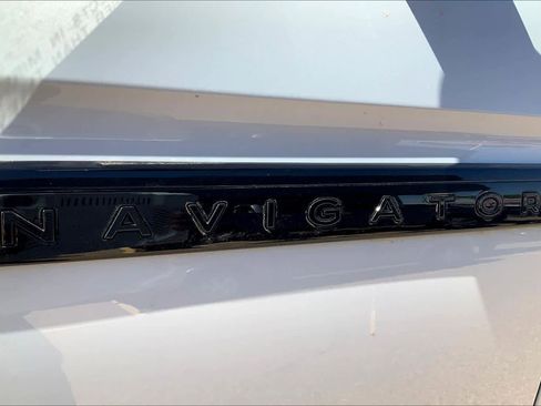New 2026 Lincoln Navigator Reserve w/ Jet Appearance Package AWD/4WD image 15