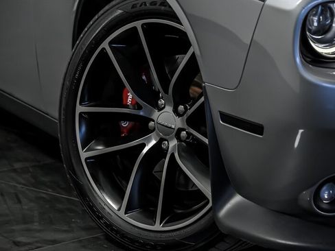 Used 2016 Dodge Challenger R/T Scat Pack RWD image 3