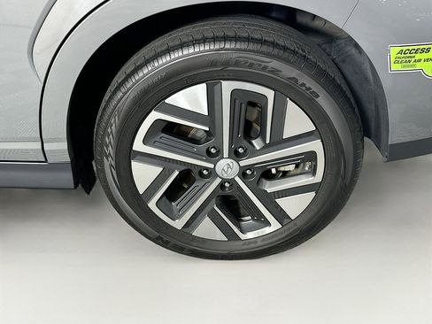 Used 2023 Hyundai Kona Limited image 11