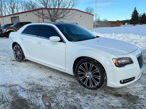 Used 2013 Chrysler 300 S image 3