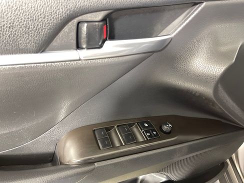 Certified 2022 Toyota Camry SE image 16