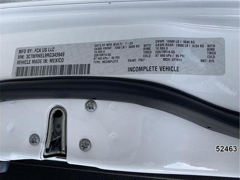 Used 2024 RAM 5500 Tradesman w/ Safety Group image 14