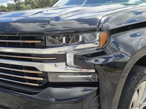 Used 2021 Chevrolet Silverado 1500 High Country w/ Technology Package AWD/4WD image 9