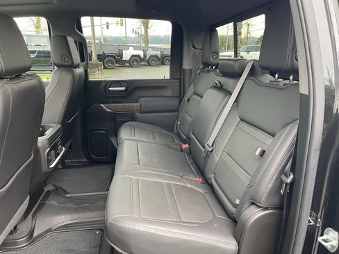 Used 2022 GMC Sierra 2500 Denali w/ Denali Black Diamond Edition image 8