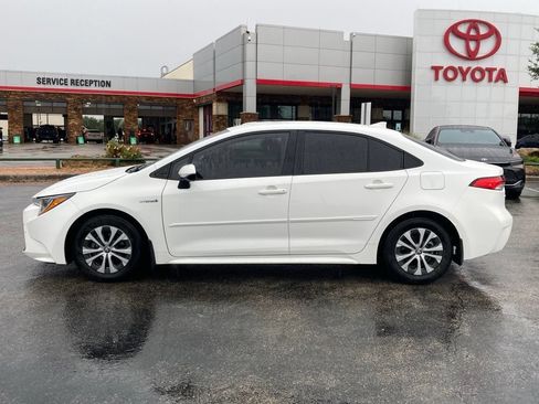 Used 2021 Toyota Corolla LE FWD image 8