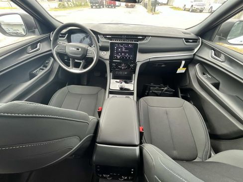New 2026 Jeep Grand Cherokee L 2WD image 14