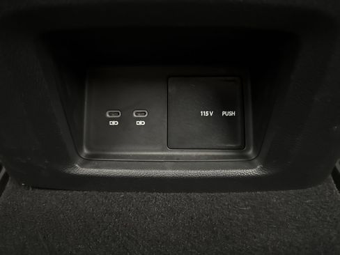 Used 2024 Volkswagen Atlas Cross Sport SEL Premium R-Line image 22