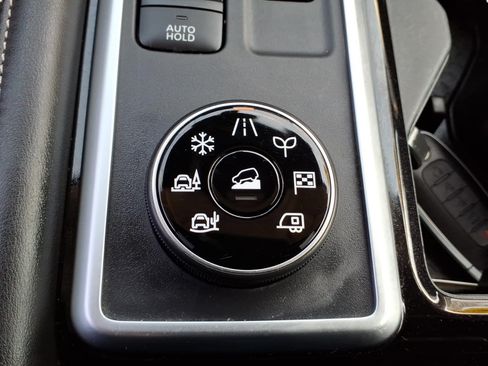 Used 2025 Nissan Pathfinder SV AWD/4WD image 20