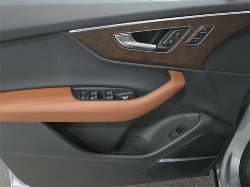 Certified 2025 Audi Q7 2.0T Premium w/ Convenience Plus Package image 23