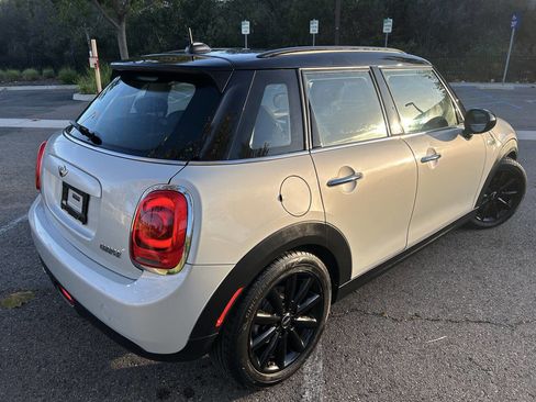 Used 2015 MINI Cooper 4-Door Hardtop image 4