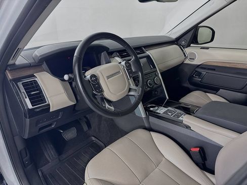 Used 2018 Land Rover Discovery HSE AWD/4WD image 4