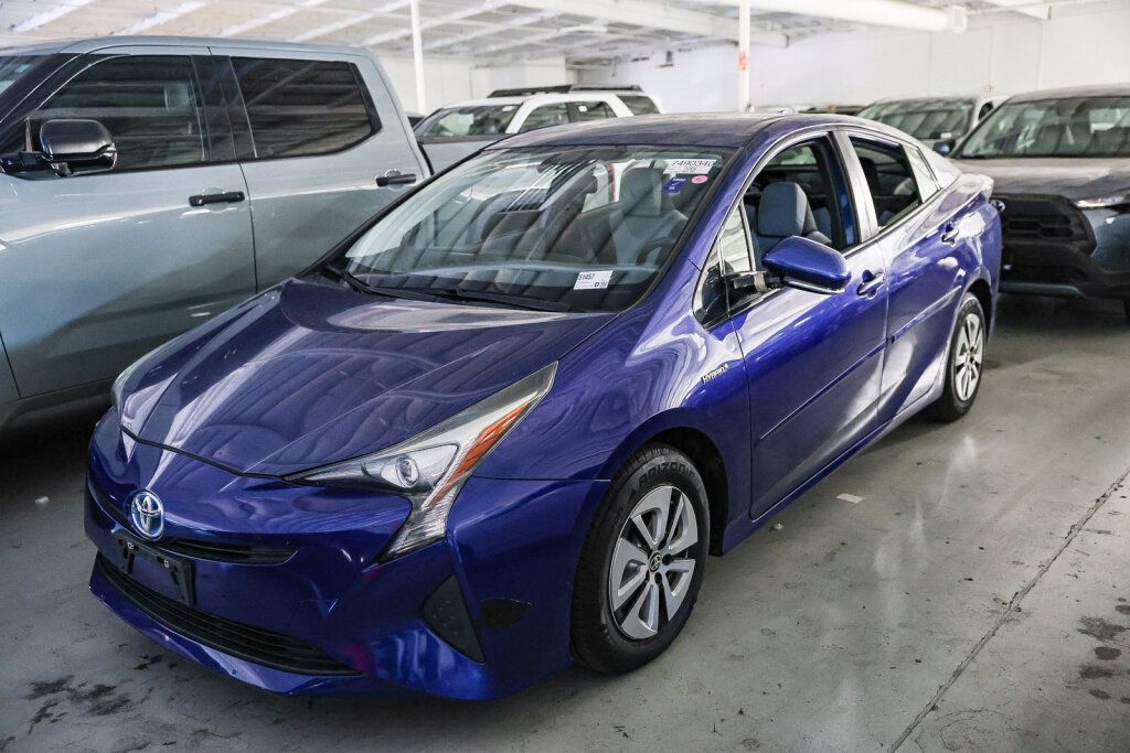 Used 2016 Toyota Prius Three FWD image 2