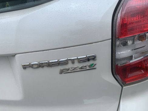 Used 2015 Subaru Forester 2.5i w/ Alloy Wheel Package AWD/4WD image 8