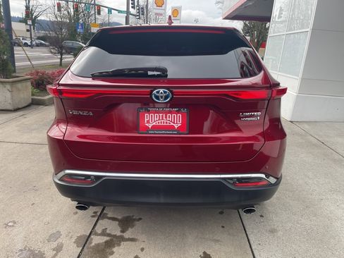 Used 2021 Toyota Venza Limited image 44