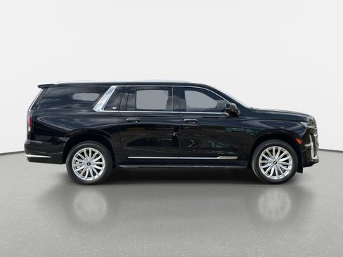 Used 2021 Cadillac Escalade ESV Luxury image 2