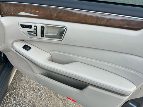Used 2014 Mercedes-Benz E 350 Sedan image 21