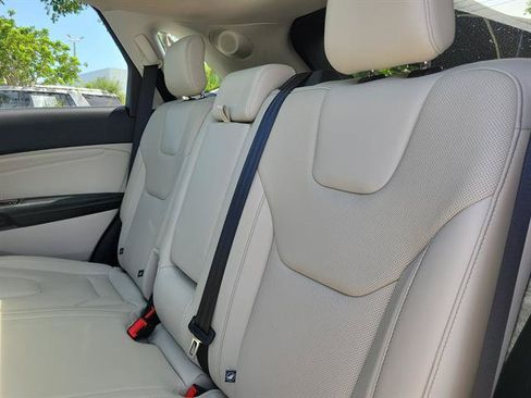 Used 2019 Ford Edge Titanium w/ Equipment Group 301A FWD image 11