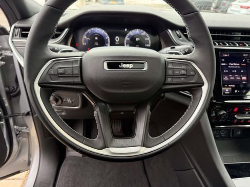 New 2025 Jeep Grand Cherokee Altitude AWD/4WD image 21
