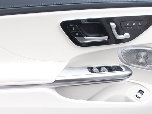 New 2026 Mercedes-Benz CLE 300 4MATIC Cabriolet image 13