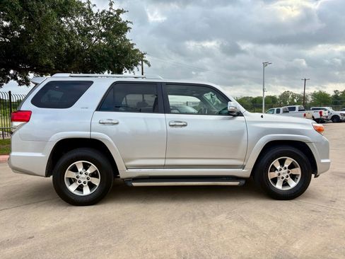 Used 2011 Toyota 4Runner SR5 w/ Premium Pkg w/Leather RWD image 2