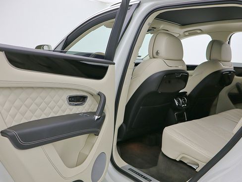 Certified 2017 Bentley Bentayga AWD/4WD image 41
