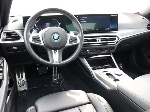 Used 2023 BMW 330e image 9