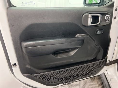 Used 2023 Jeep Gladiator Sport AWD/4WD image 14