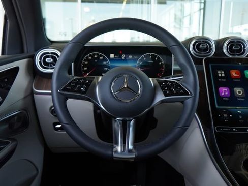 Used 2026 Mercedes-Benz GLC 300 image 19