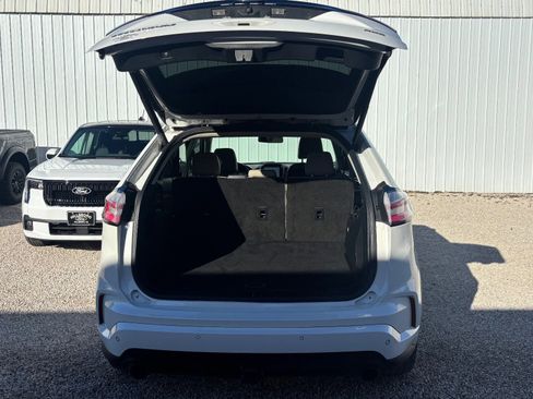 Certified 2022 Ford Edge Titanium w/ Equipment Group 301A image 4