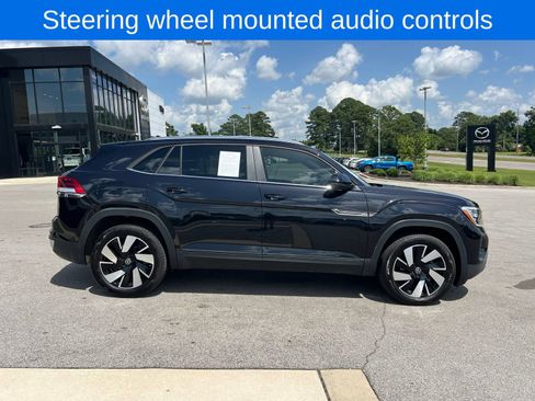 Certified 2025 Volkswagen Atlas Cross Sport SE FWD image 6