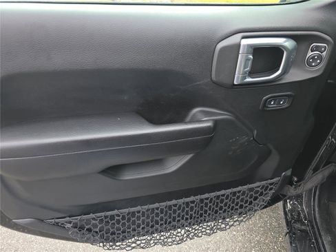 Used 2021 Jeep Wrangler Unlimited Sport image 16