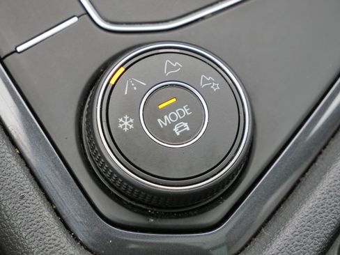 Certified 2021 Volkswagen Tiguan SE R-Line image 27