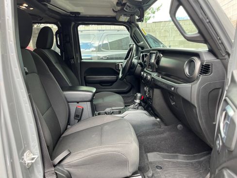 Used 2023 Jeep Wrangler Unlimited w/ Cold Weather Group AWD/4WD image 29