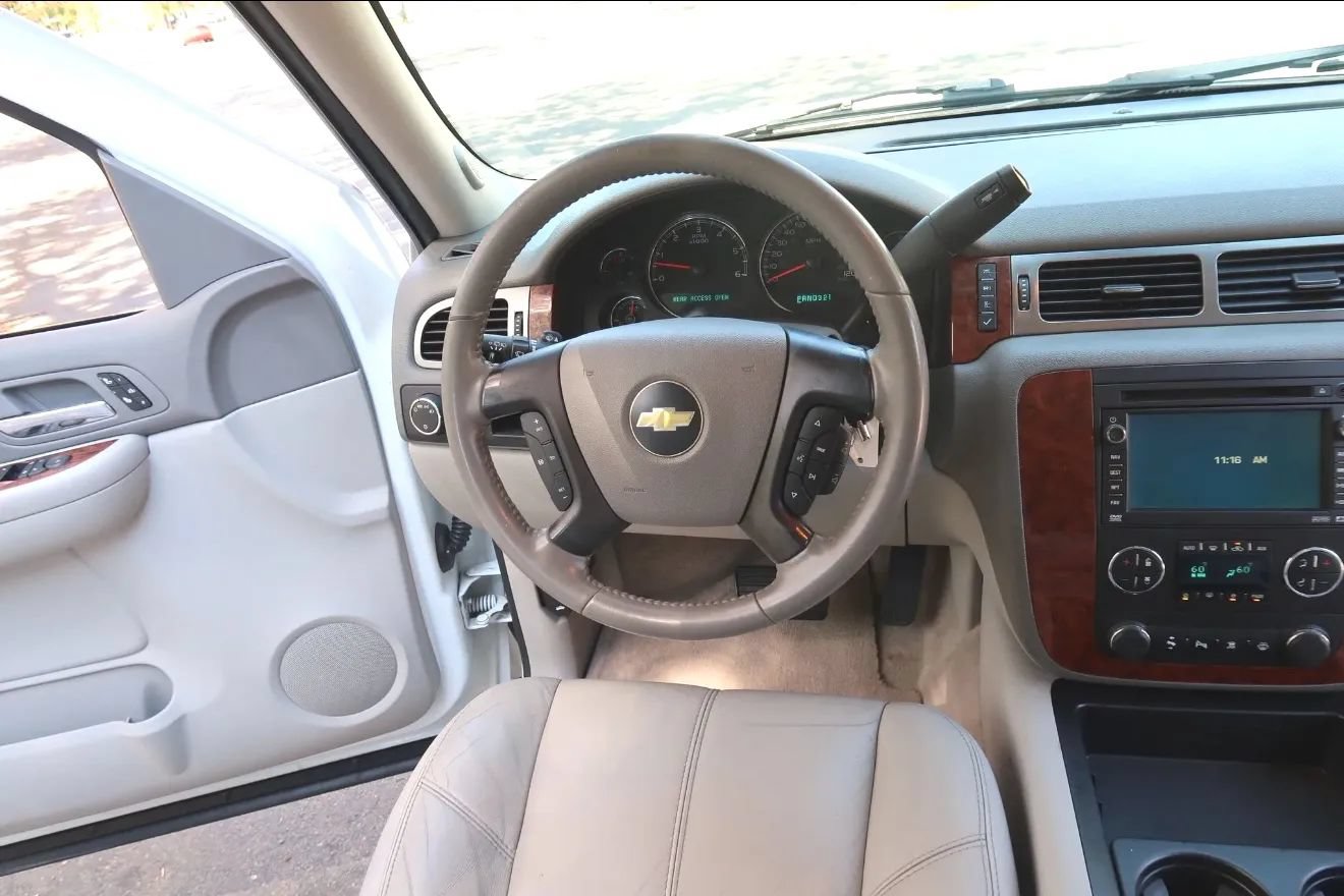 Used 2007 Chevrolet Suburban LTZ w/ LTZ Preferred Equipment Group RWD image 28