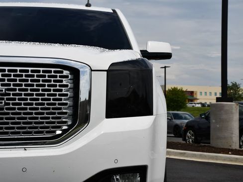 Used 2015 GMC Yukon Denali w/ Touring Package AWD/4WD image 13