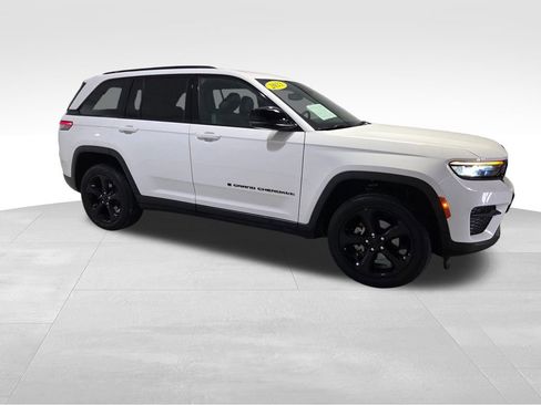 Certified 2023 Jeep Grand Cherokee Altitude AWD/4WD image 27