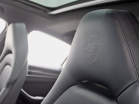 Used 2017 Porsche Panamera 4S image 31