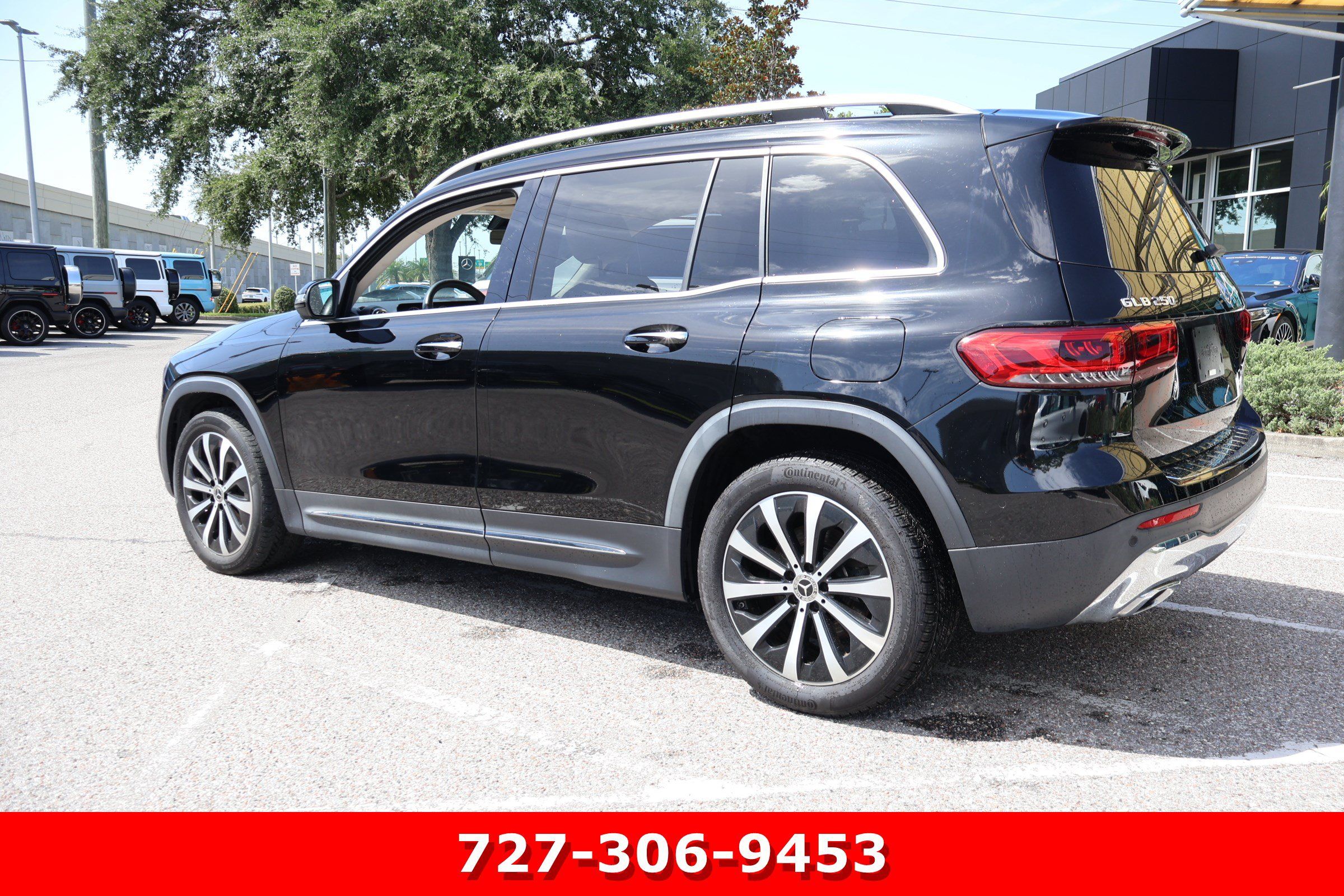 Used 2023 Mercedes-Benz GLB 250 4MATIC w/ Premium Package image 7