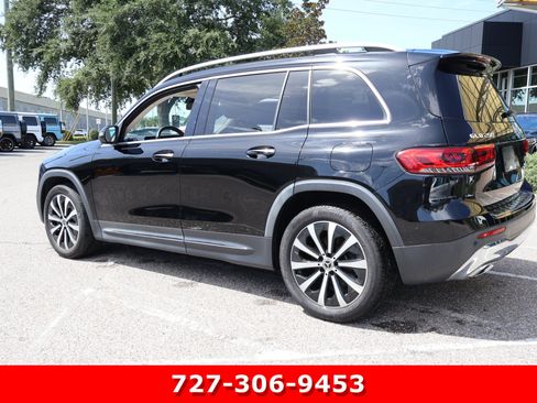 Used 2023 Mercedes-Benz GLB 250 4MATIC w/ Premium Package image 7
