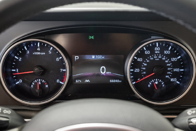 Used 2024 Kia Carnival LX FWD image 13