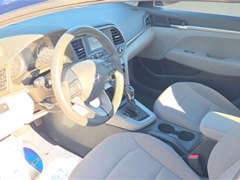 Used 2019 Hyundai Elantra SE image 23