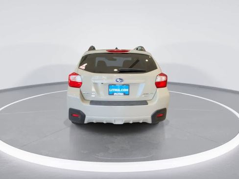 Used 2017 Subaru Crosstrek 2.0i Premium w/ Popular Package #1 AWD/4WD image 7