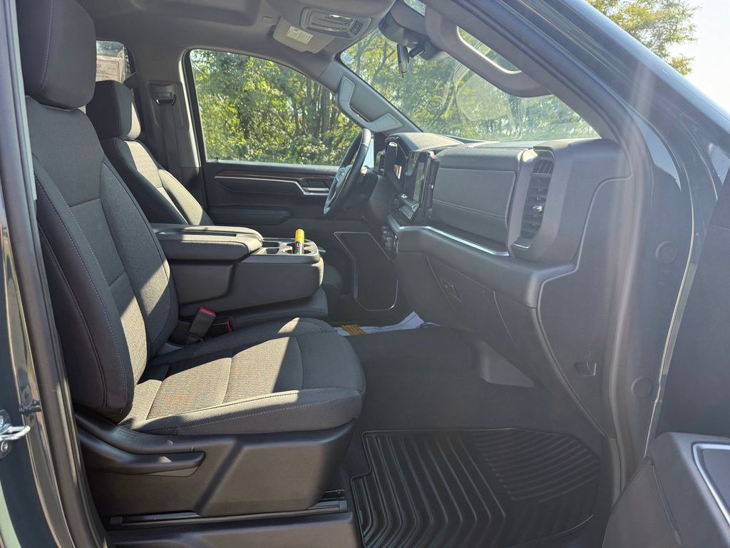 Used 2026 Chevrolet Silverado 1500 LT AWD/4WD image 20
