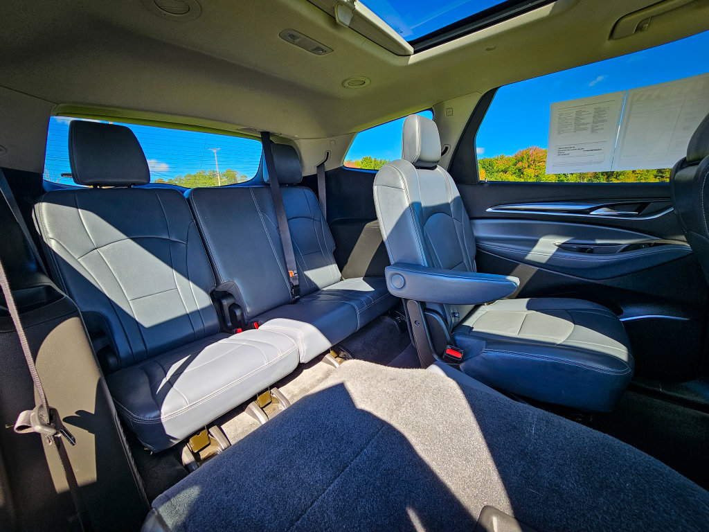 Used 2018 Buick Enclave Essence FWD image 39